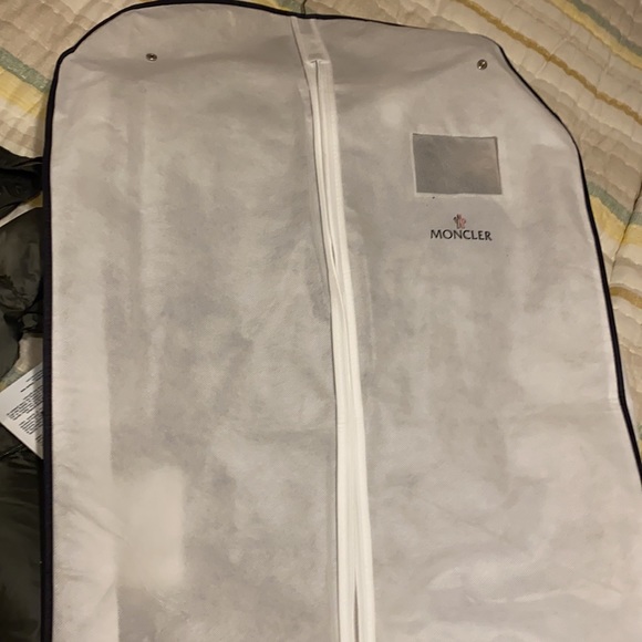 Moncler boed with fur size 3 - Picture 10 of 16